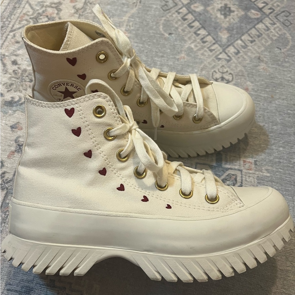 Chuck Taylor All Star Lugged 2.0 Platform Hearts High Top Sneakers